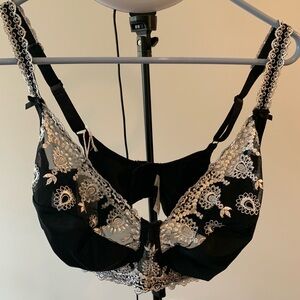 R9 Additionelle 40G like new Underwire Bra